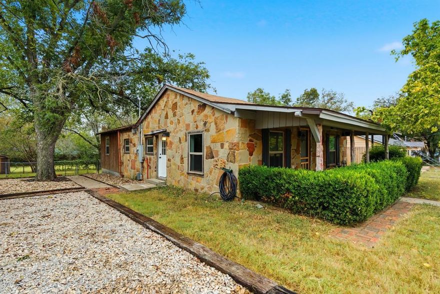 Clean, updated, and move-in ready! This 2-bedroom, 2-bath home sits right in the heart of Weatherford, close to schools, shopping, and dining. Inside you’ll find new paint, new flooring, and brand-new appliances. The layout is simple and functional, with a comfortable living area, a nice-sized kitchen, a primary bedroom with its own bath, and a guest bath for family or friends. Out back, there’s a big yard with plenty of room for kids, pets, or weekend get-togethers. It’s the perfect mix of classic Weatherford charm and modern updates — ready for you to call it home.