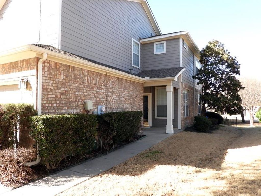 Photo of 3001 Woodmill Drive, Plano, TX 75025 (MLS # 21138974)