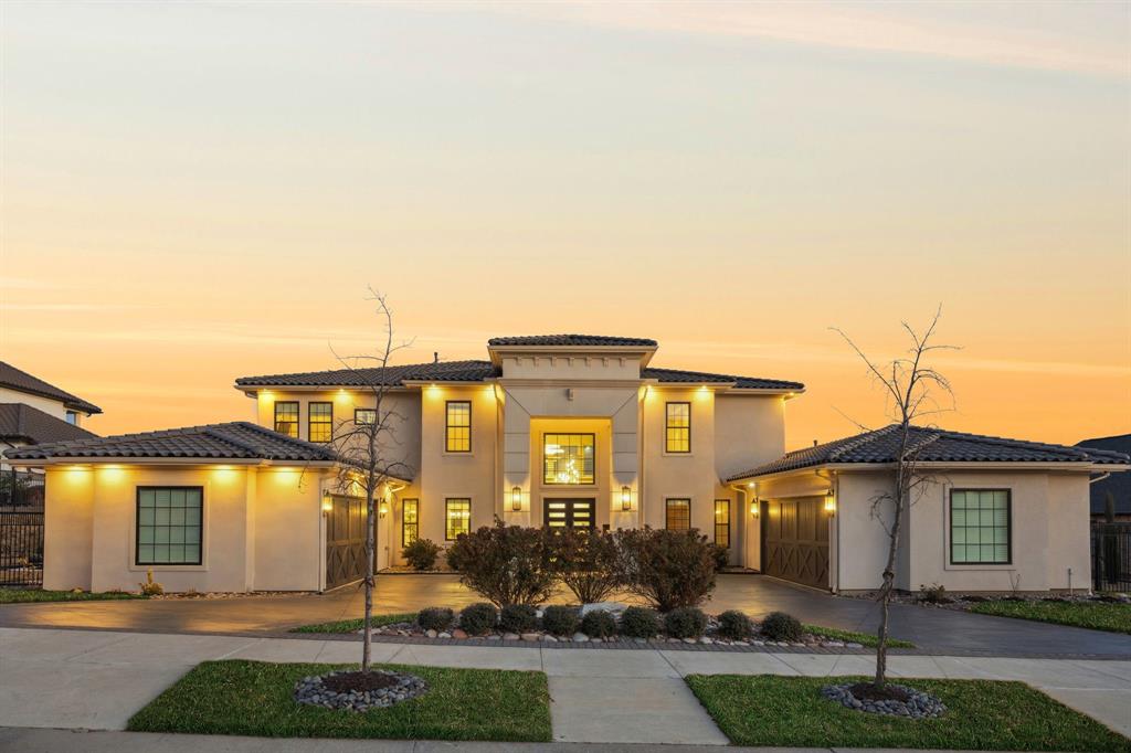 1121 Excalibur Boulevard