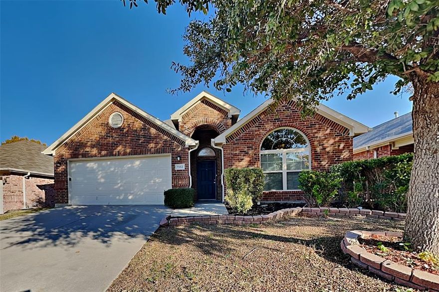 Charming 4 bed, 2  bath 1,950 sq ft home in Fort Worth! Open kitchen concept with updated counters. Primary suite with attached bathroom. Spacious backyard, great for gatherings! Pets accepted on a case by case basis. Additional admin fees apply. The Fireplace is decorative. Schedule your showing today! This home is as-is.  

This home may be located within a Homeowners Association (HOA) community. If so, residents will be responsible for adhering to all HOA rules and regulations. Please contact your agent or landlord's agent for more information.