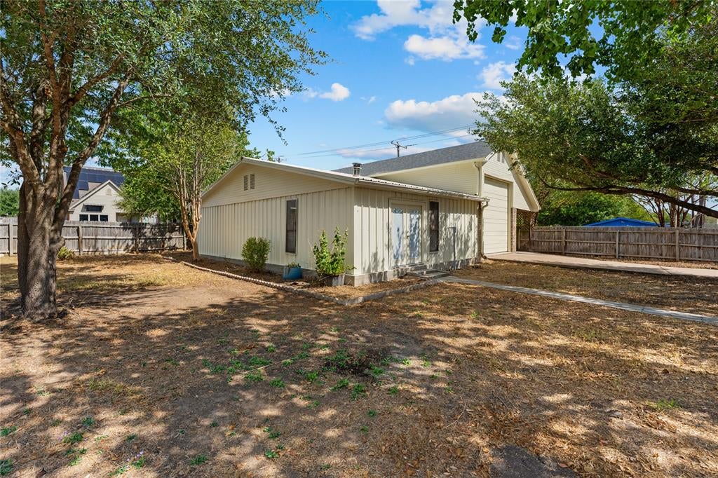 303 S Cedar Ridge Circle