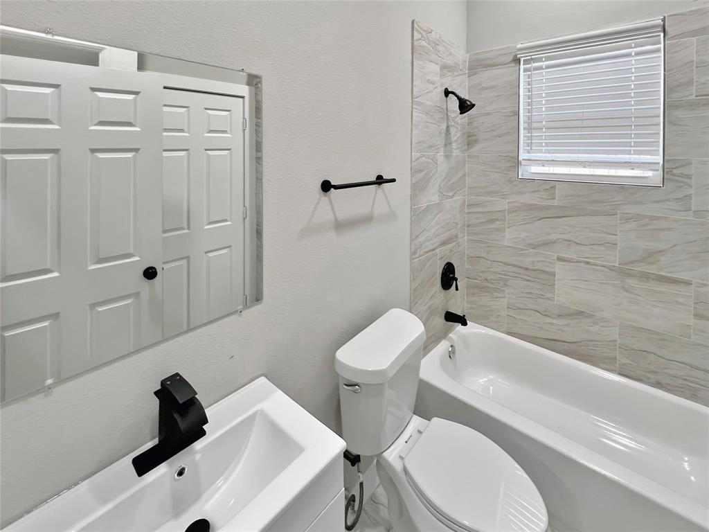 East Columbia Place - Residential Income