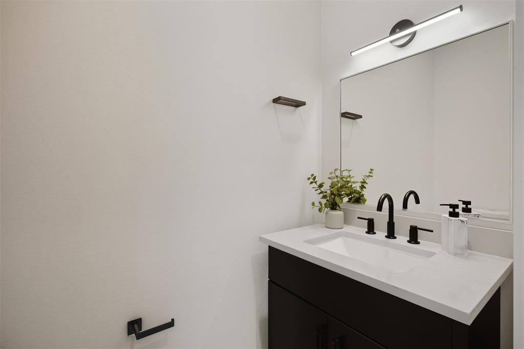 MIDTOWN HEIGHTS CONDOMINIUM - Residential Lease