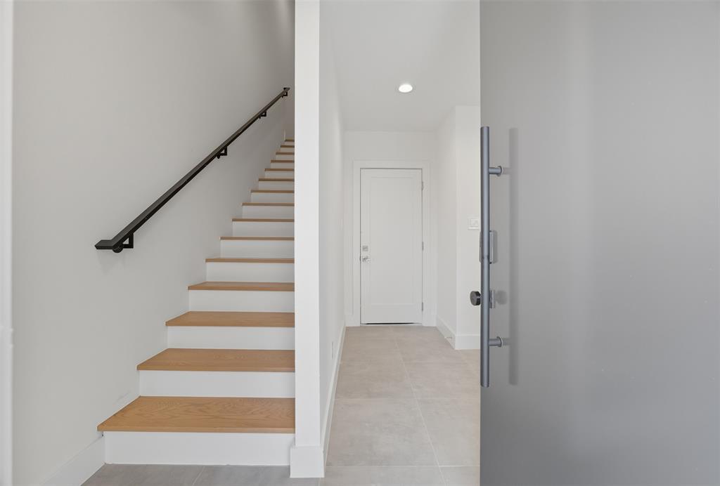 MIDTOWN HEIGHTS CONDOMINIUM - Residential Lease