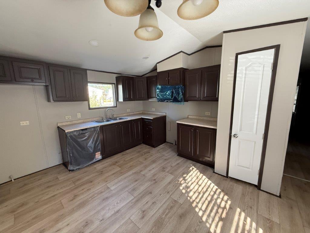 5421 Lake View Drive