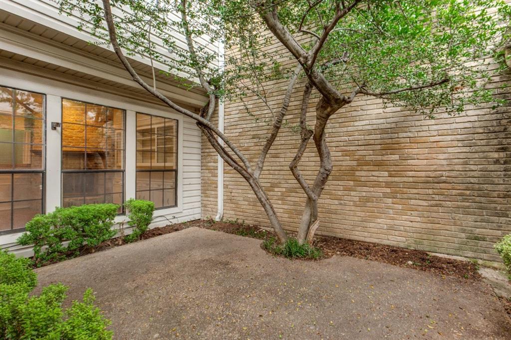 Prestonwood Hillrest Townhouses - Residential
