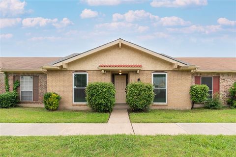 88 E Mountain Creek Drive Grand Prairie TX 75052