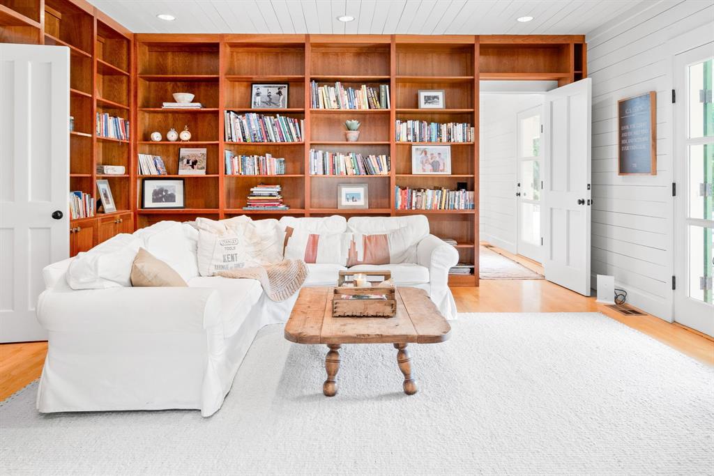 Dark Hollow - Residential