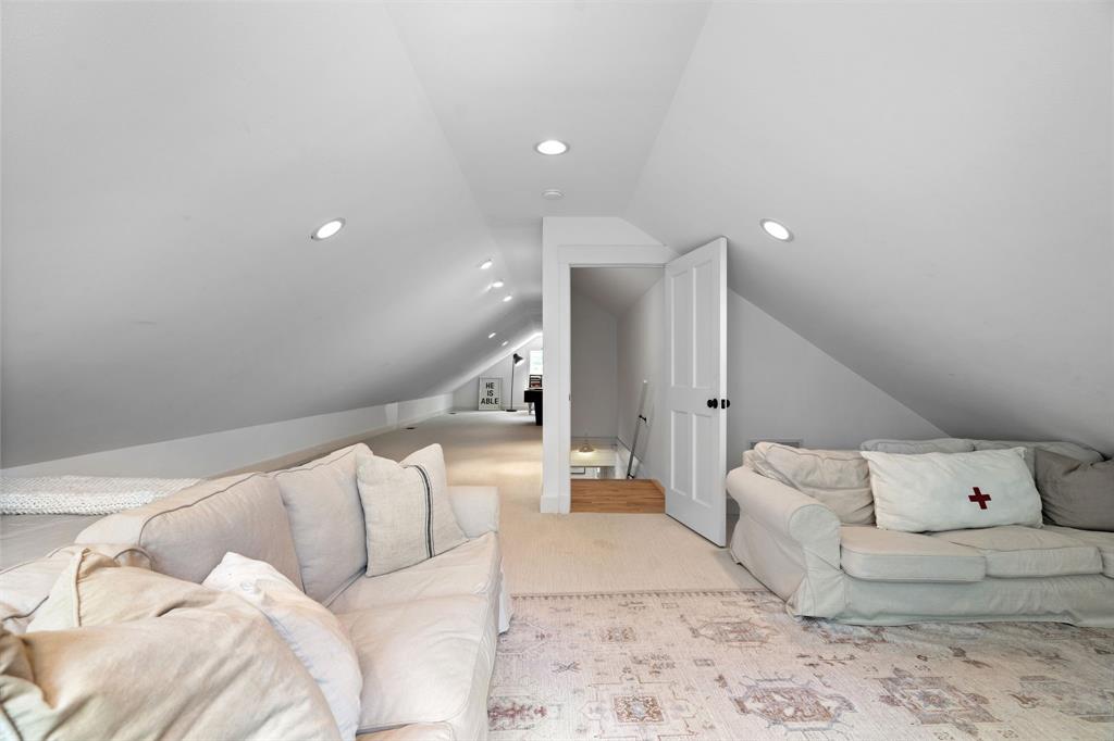 Dark Hollow - Residential