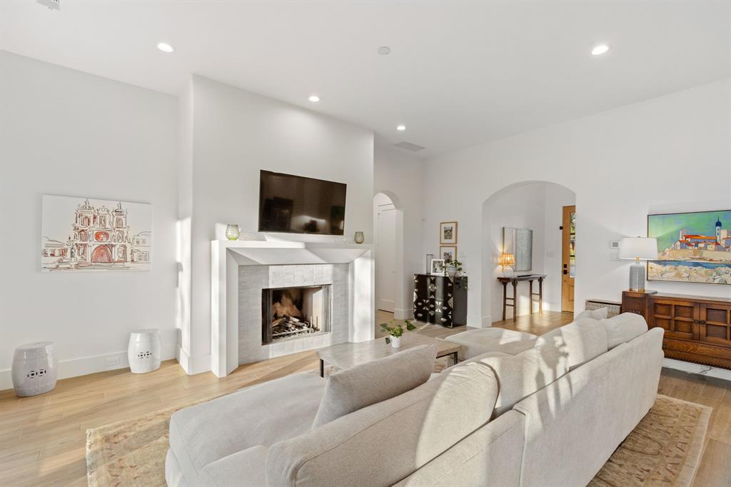 Marsh Lane Add - Residential Lease