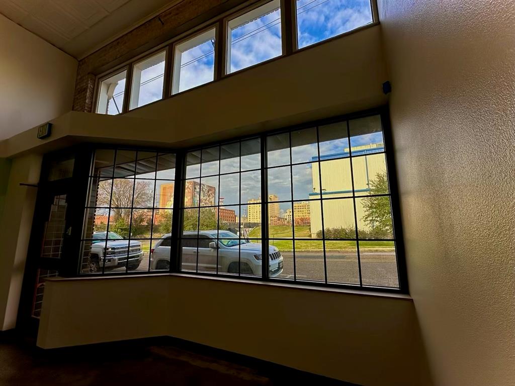 WILLIAMS & NEFF SUB - Commercial Lease