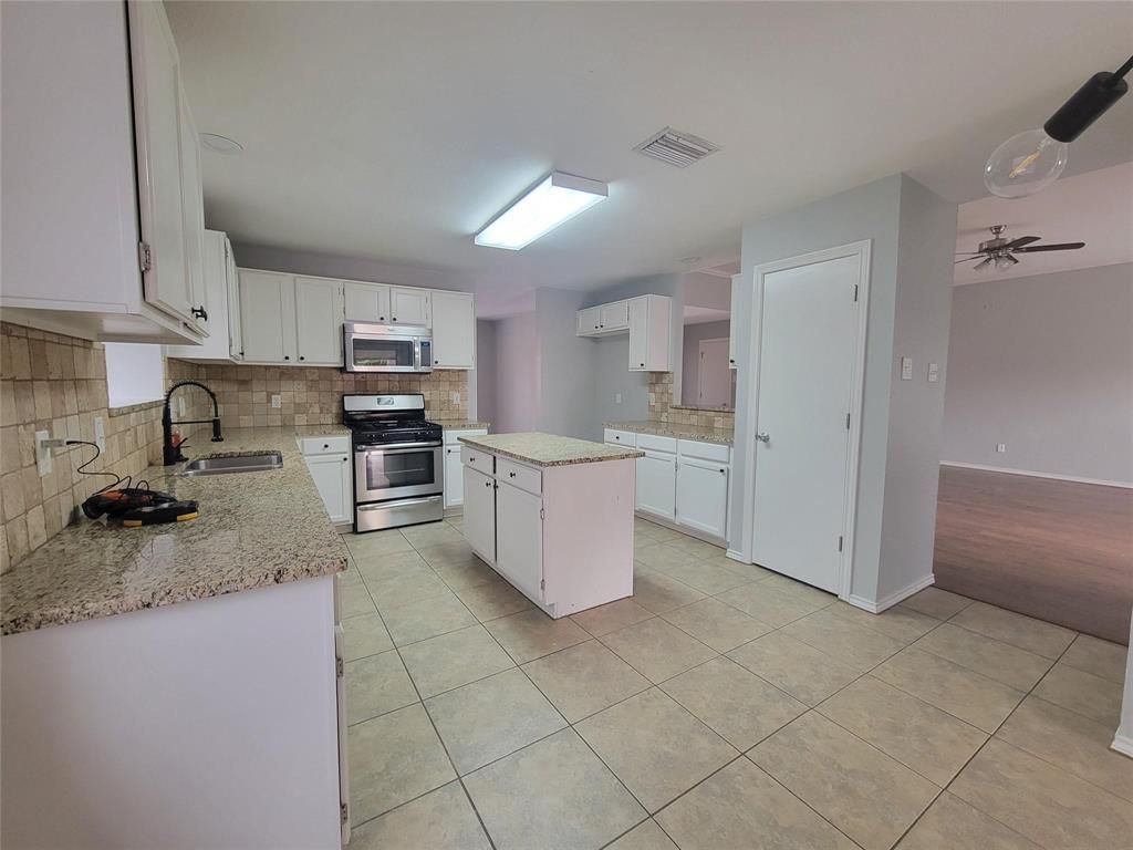 Photo of 1300 Minter Road, Plano, TX 75023 (MLS # 21251984)