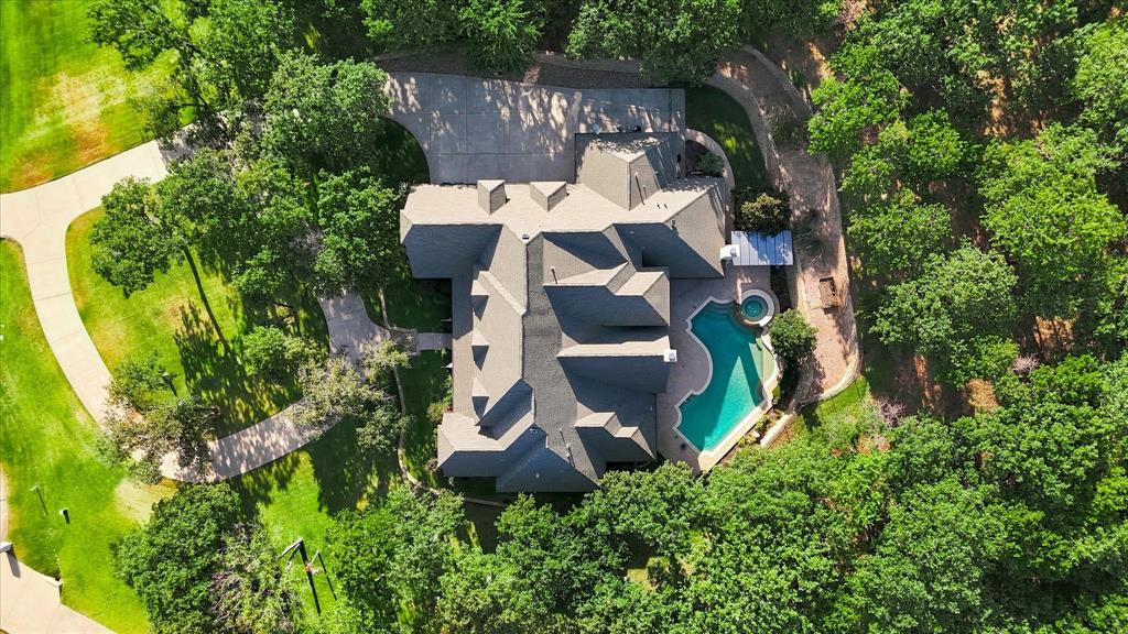 686 Knob Hill Court