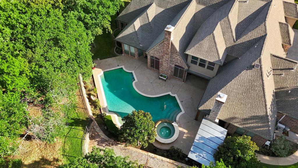 686 Knob Hill Court