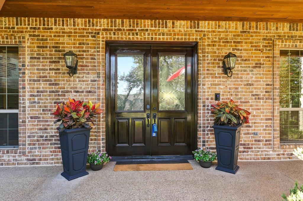 686 Knob Hill Court