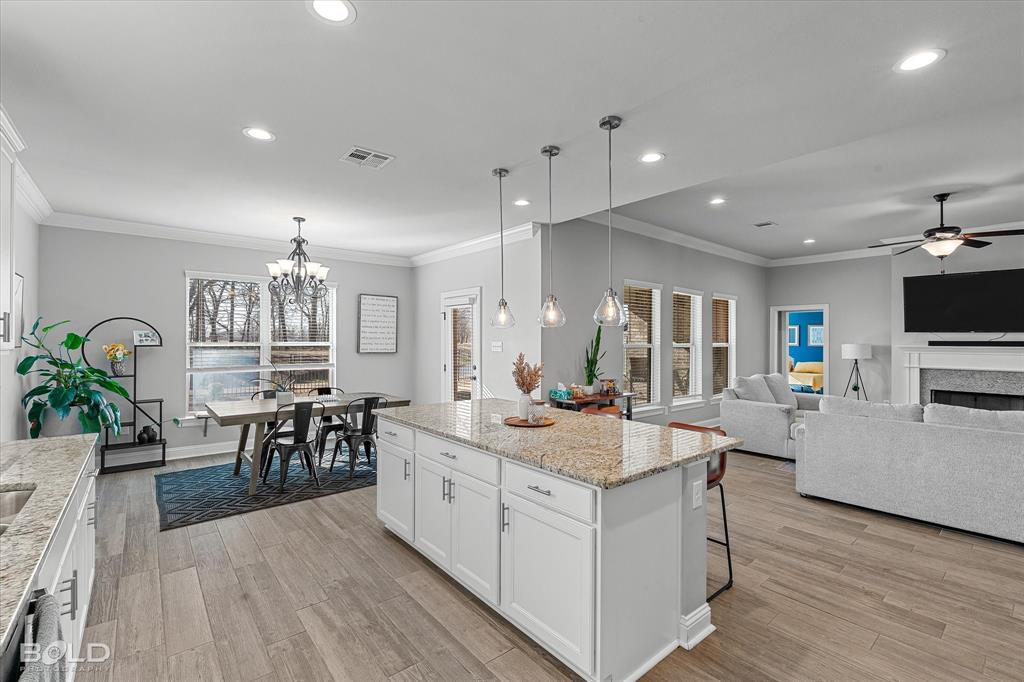 Bossier City, Louisiana 71111, United States, 4 Bedrooms Bedrooms, ,2 BathroomsBathrooms,Residential,Pending,18705