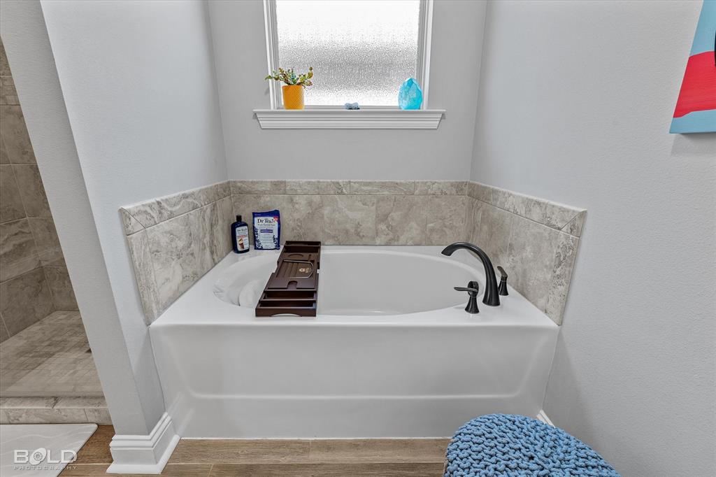 Bossier City, Louisiana 71111, United States, 4 Bedrooms Bedrooms, ,2 BathroomsBathrooms,Residential,Pending,18705