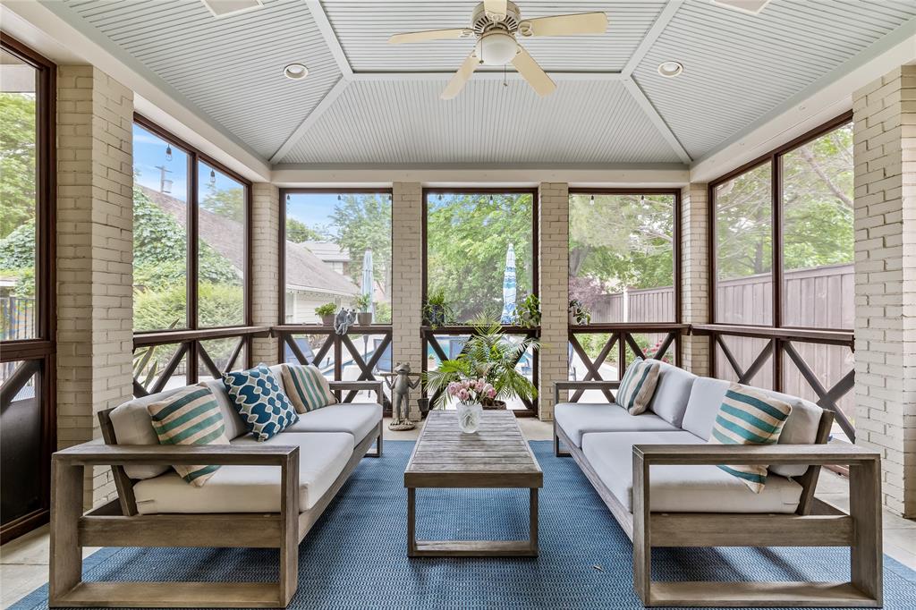 Francis Daniel - Residential