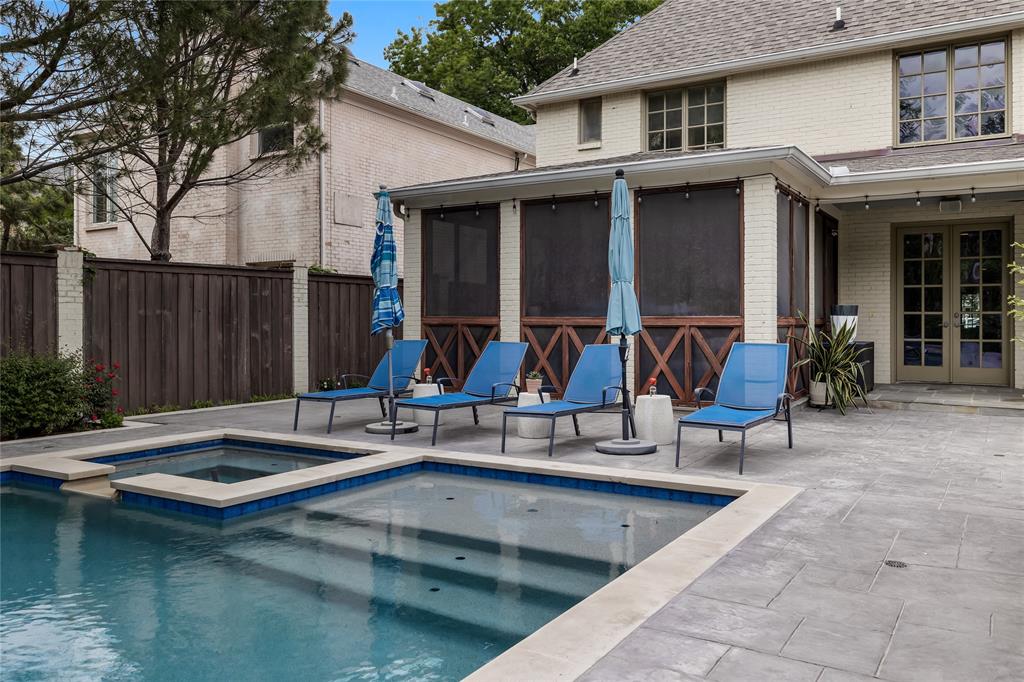 Francis Daniel - Residential