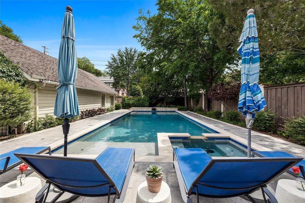 Francis Daniel - Residential