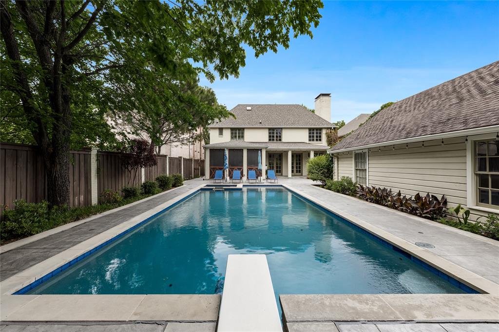 Francis Daniel - Residential