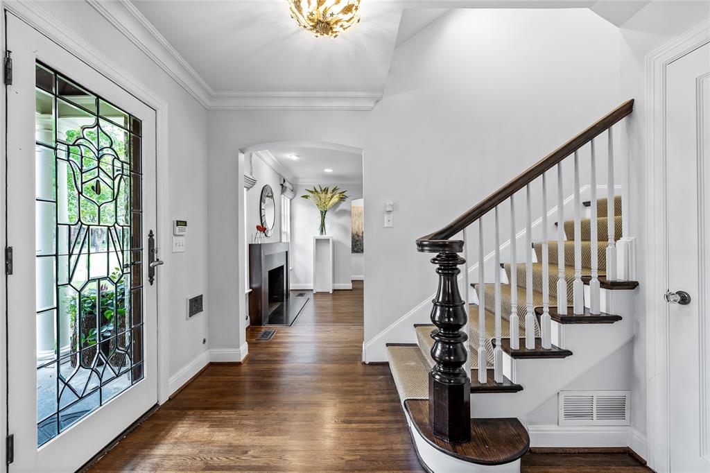 Francis Daniel - Residential