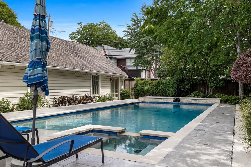 Francis Daniel - Residential