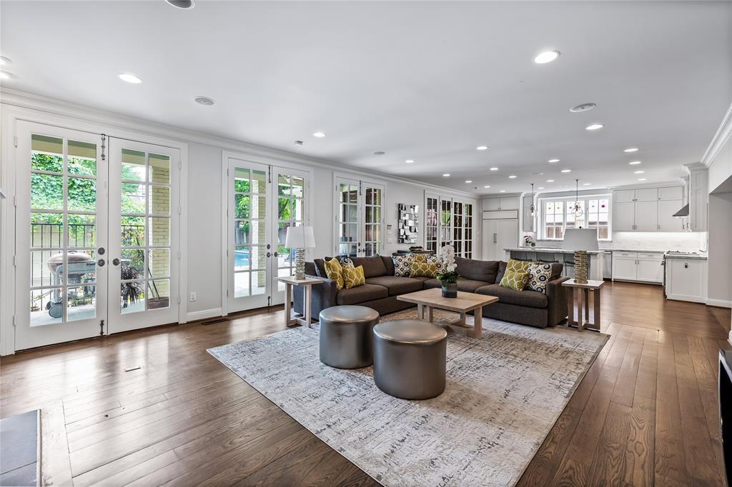 Francis Daniel - Residential