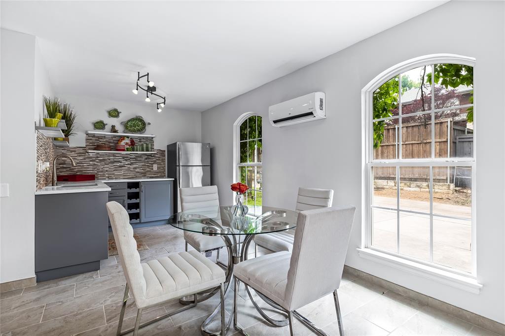 Francis Daniel - Residential