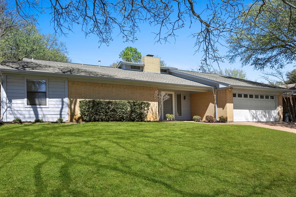 1916 Everglade Court