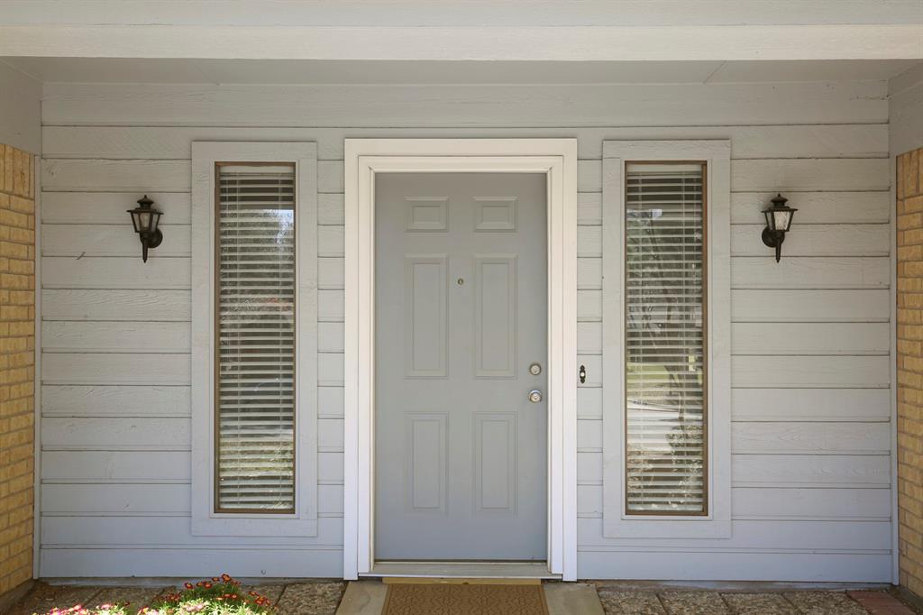 1916 Everglade Court