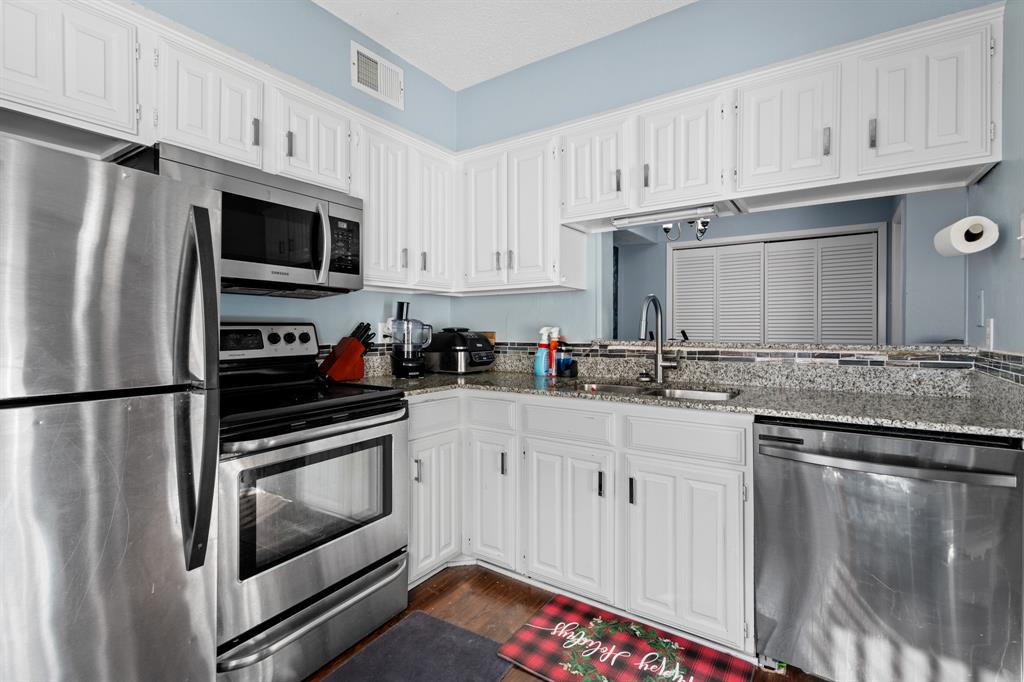 Preston Oaks Crossing Condos 01 & 02 - Residential