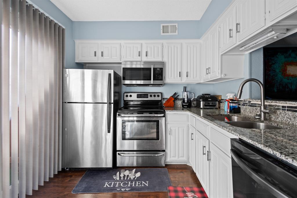 Preston Oaks Crossing Condos 01 & 02 - Residential