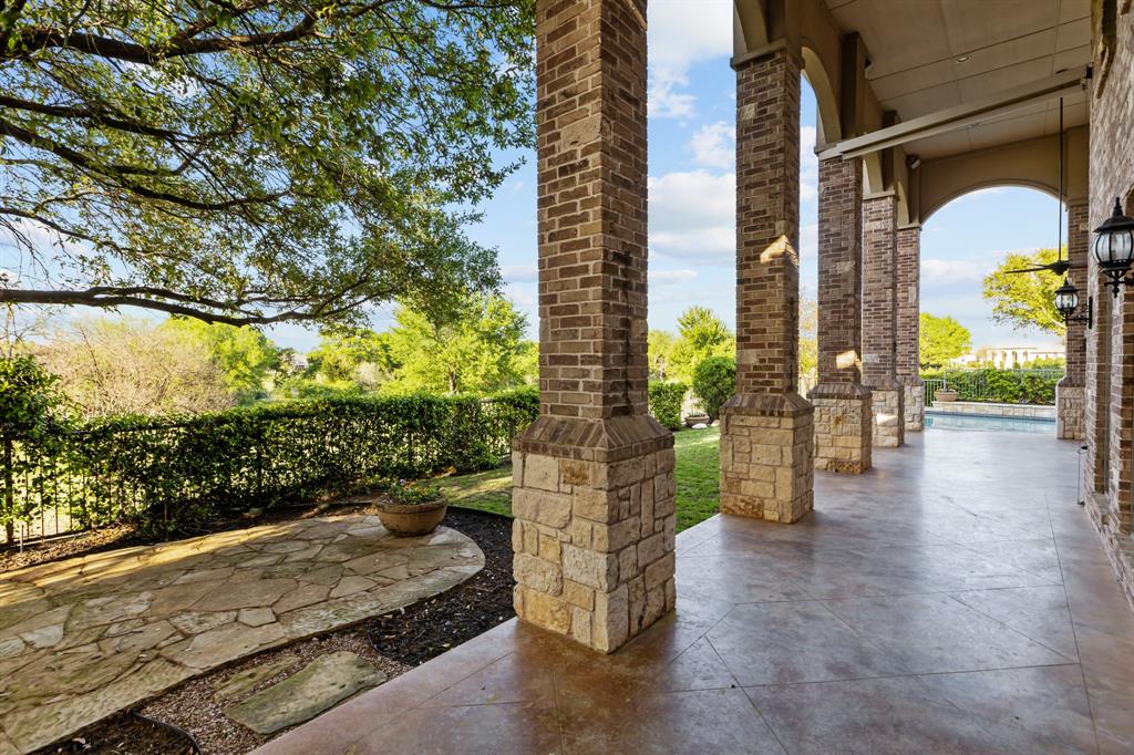 1019 Walnut Falls Circle