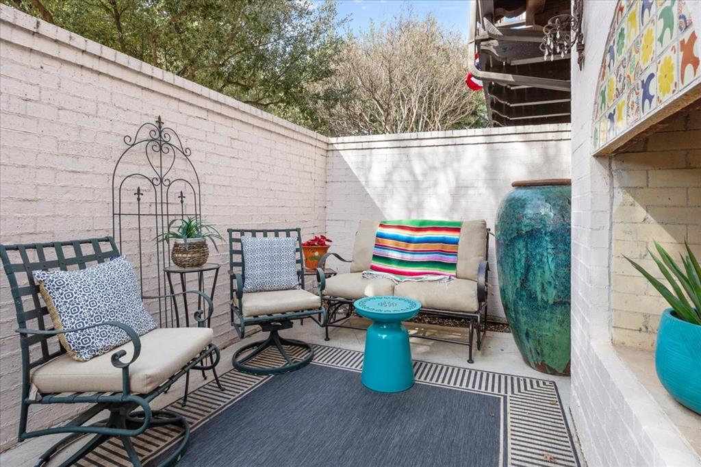 271 Casa Blanca Avenue