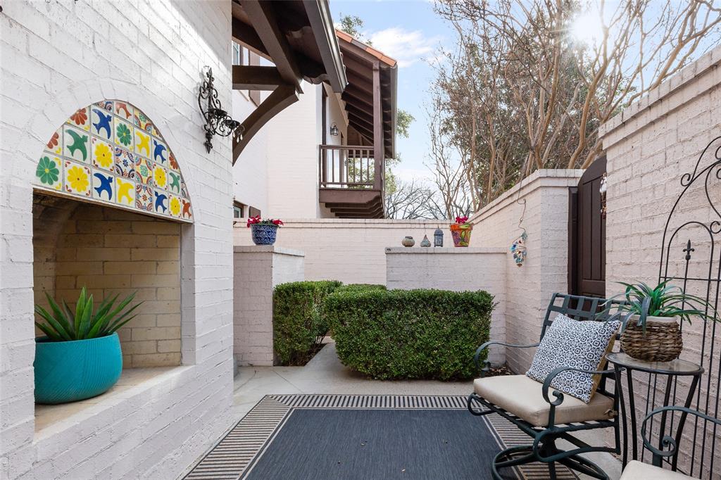 271 Casa Blanca Avenue