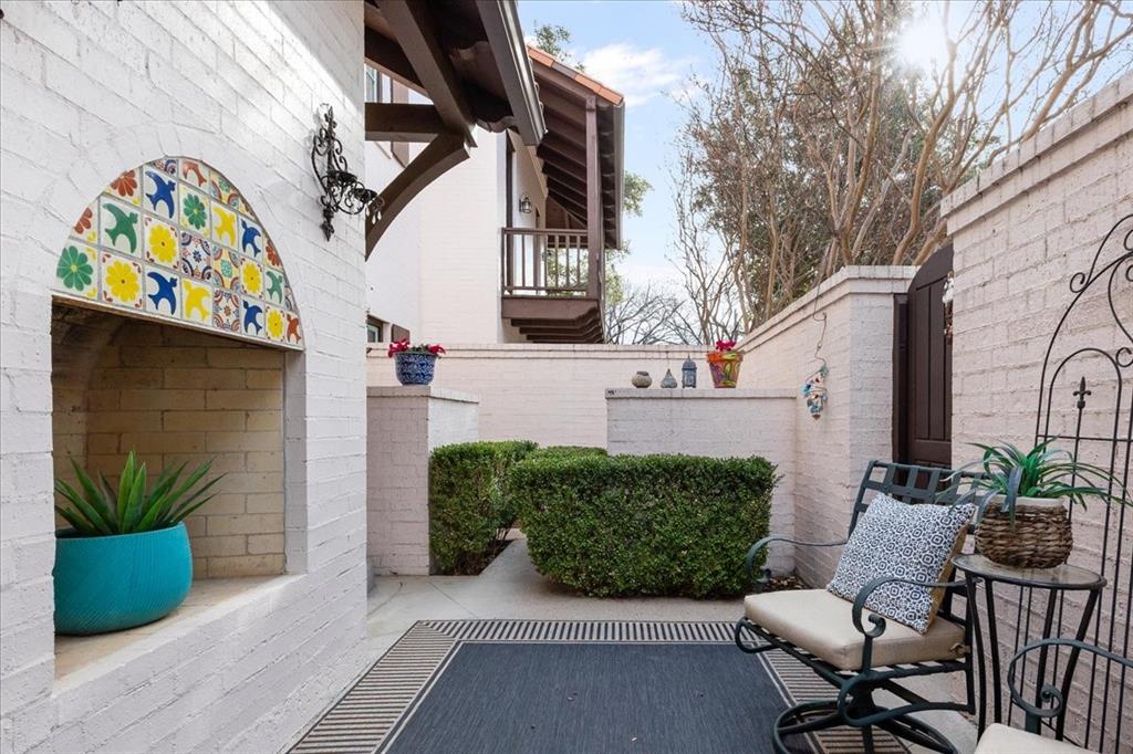 271 Casa Blanca Avenue