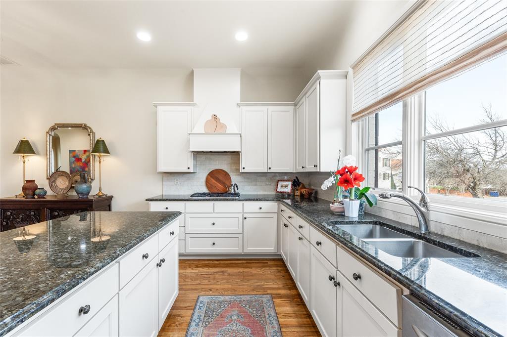 271 Casa Blanca Avenue