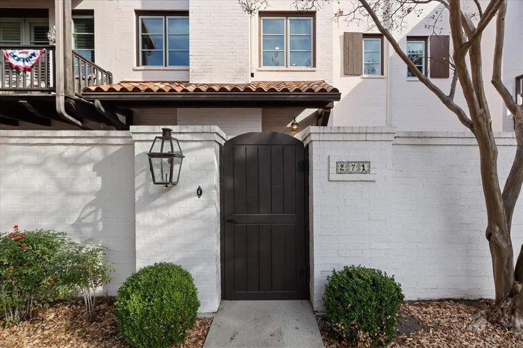 271 Casa Blanca Avenue