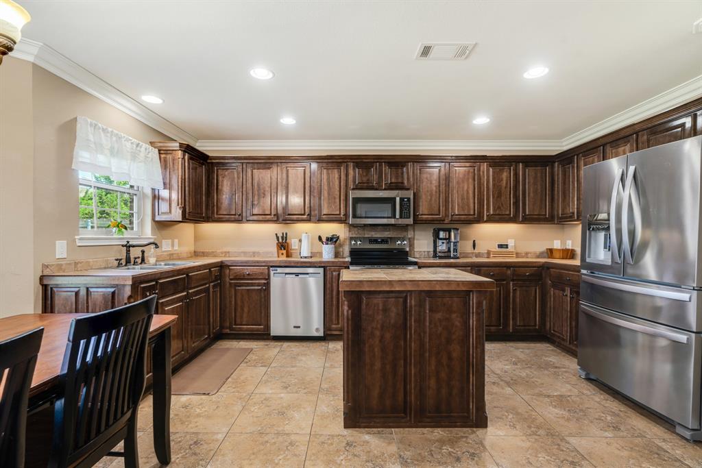 1810 Meadowview Drive