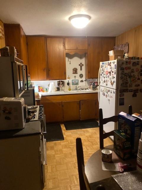 7060 John T White Road