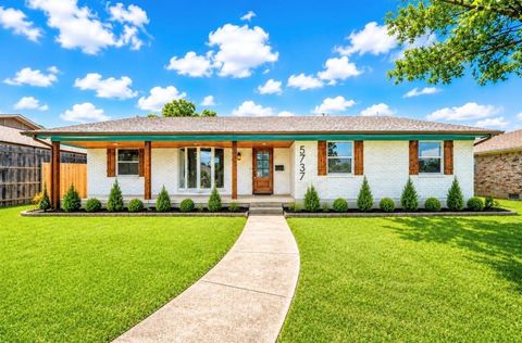 Photo of 5737 Everglade Road, Dallas, TX 75227 (MLS # 21341213)