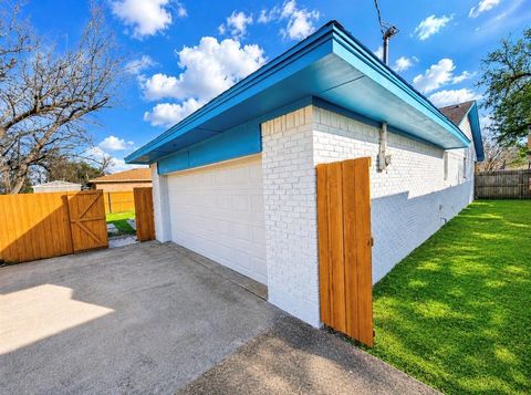Tiny photo for 5737 Everglade Road, Dallas, TX 75227 (MLS # 21341213)