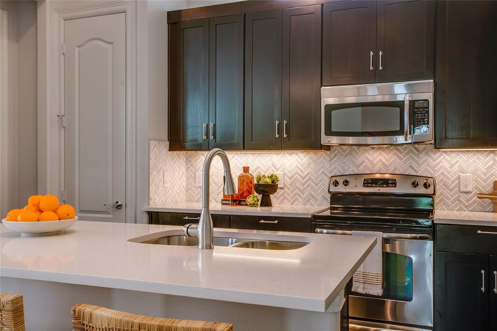 2100 N FITZHUGH CONDOMINIUMS - Residential