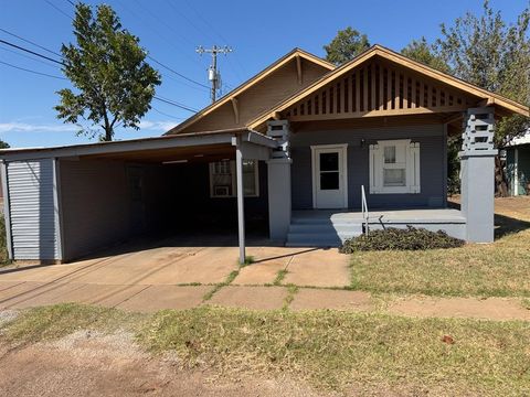 304 W Nevada Street Seymour TX 76380