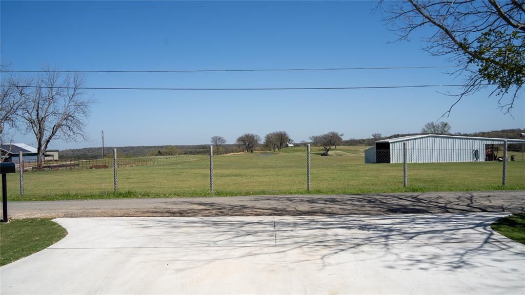 Photo of 729 N 9th Avenue, Denison, TX 75021 (MLS # 21215033)