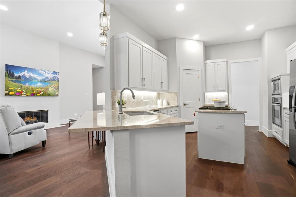 Lakes Of Highland Oaks The - Residential