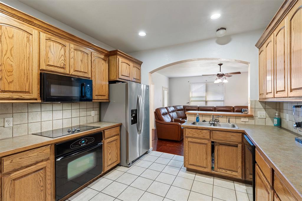 Common At Willow Creek - Residential