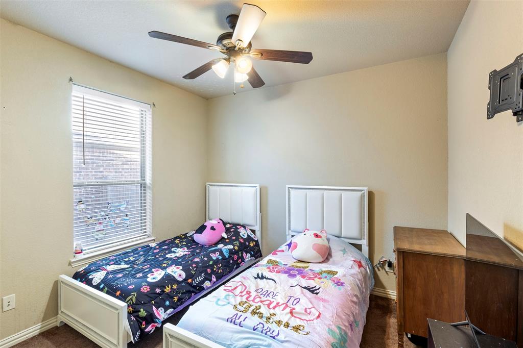 Common At Willow Creek - Residential