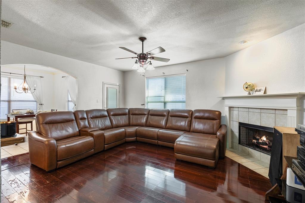 Common At Willow Creek - Residential